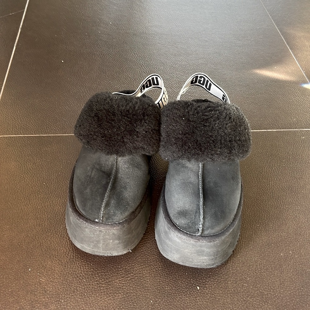 Ugg platform size 9 black